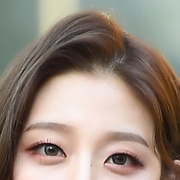 Latest photo of Jeong Yein (Lovelyz)