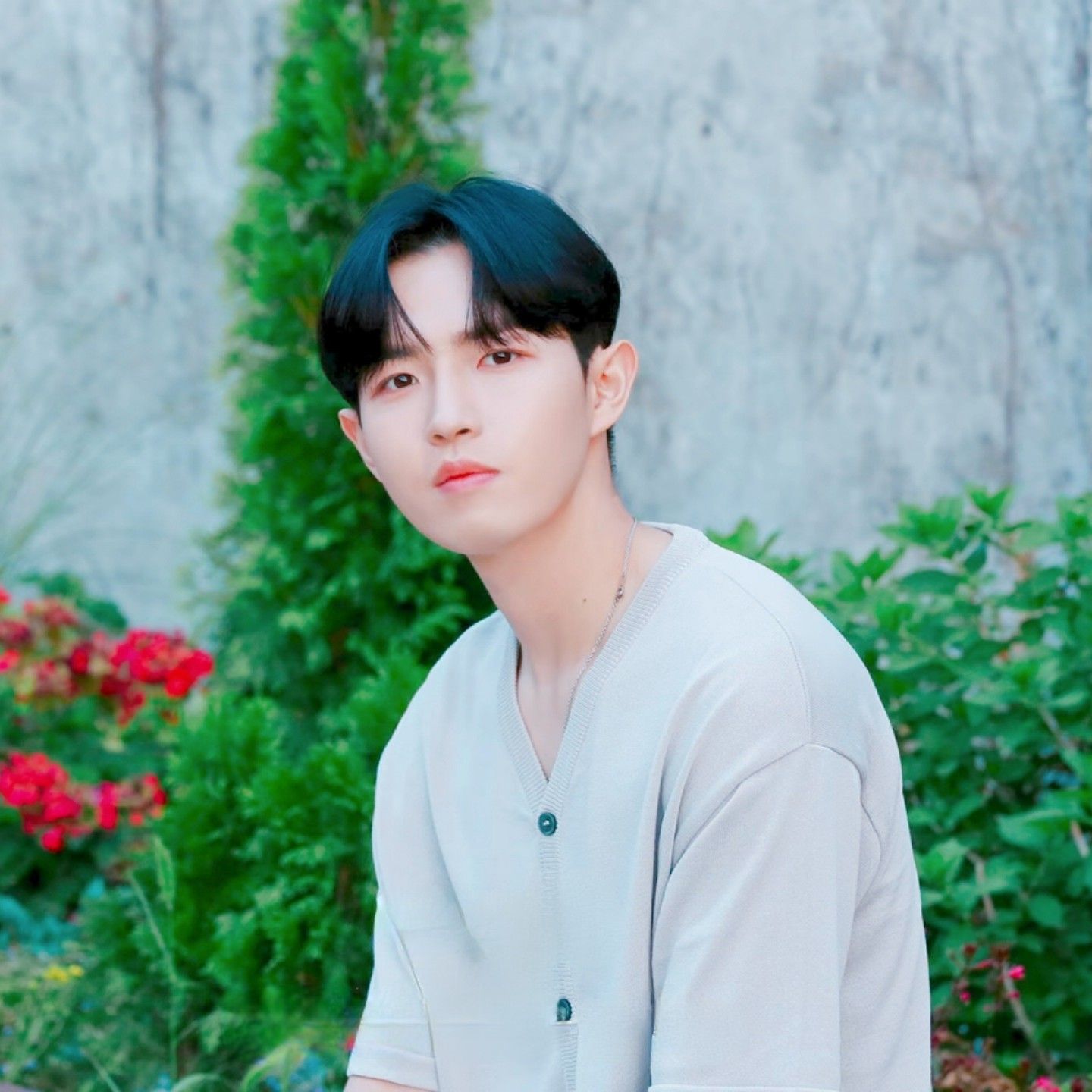 Behind-the-scenes cut of Kim Jaehwan