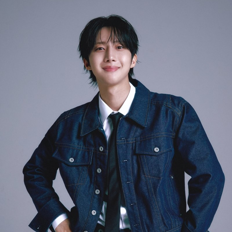 Behind-the-scenes cut of Hui (PENTAGON)