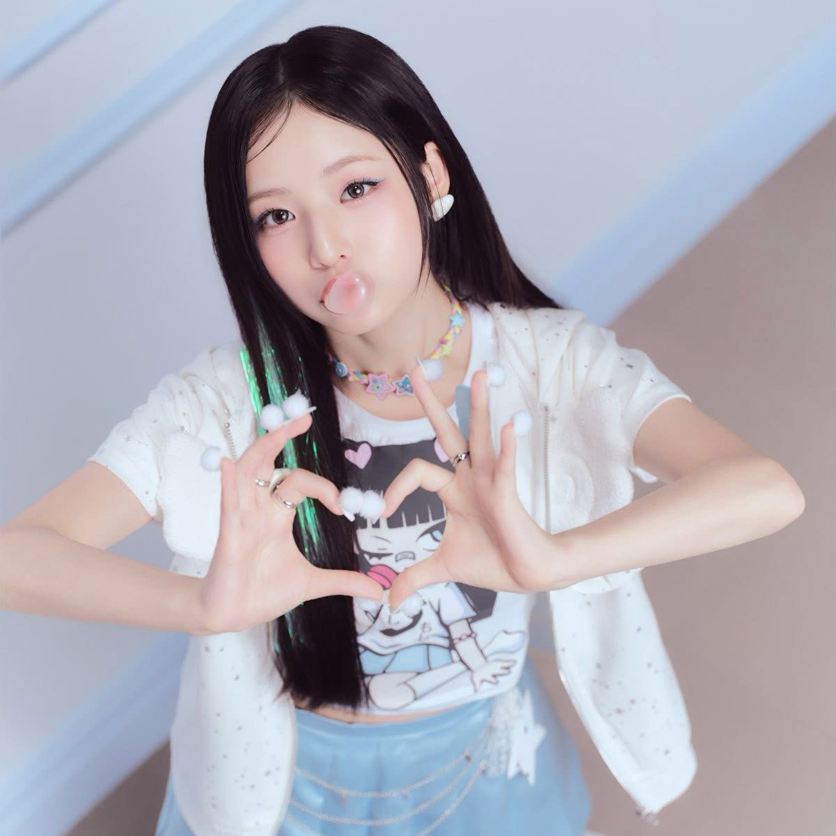 Behind-the-scenes cut of Seowon (UNIS)