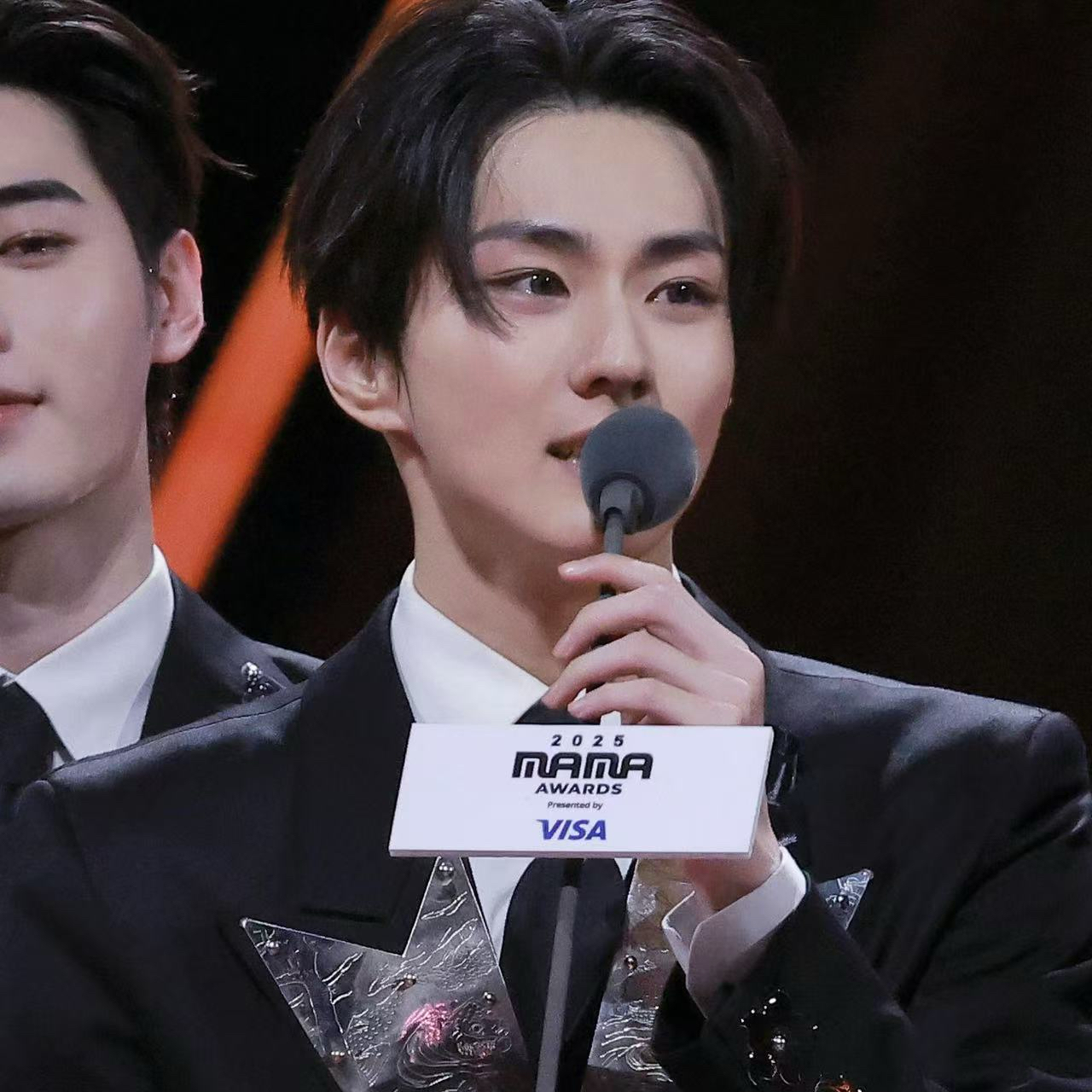 A moment captured by Jungwon (ENHYPEN)'s fan