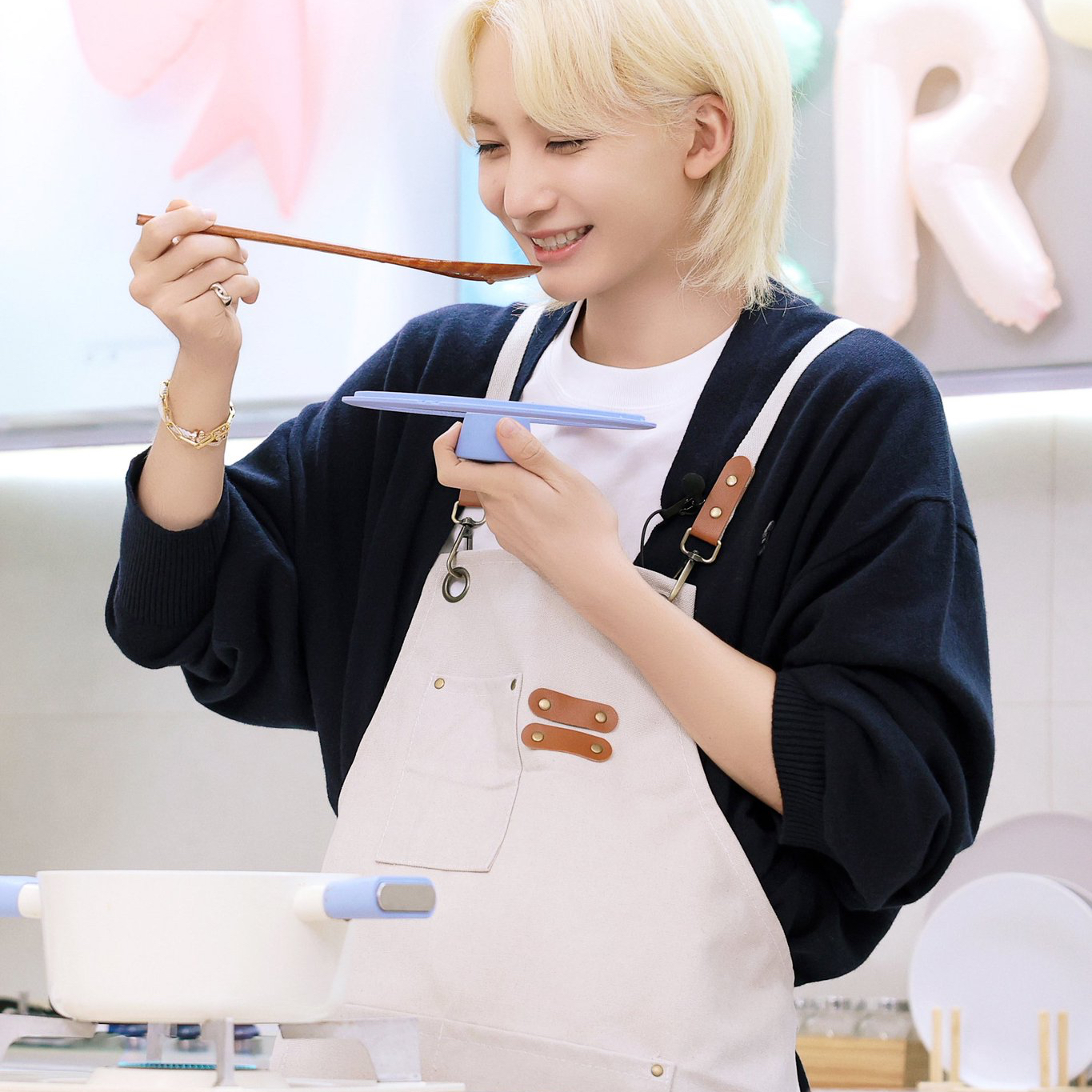 Recent activity shot of Jeonghan (SEVENTEEN)