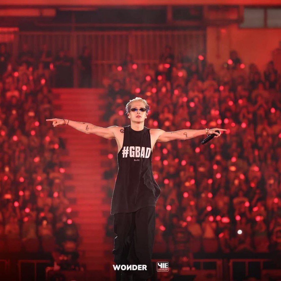 A moment captured by Jackson (GOT7)'s fan