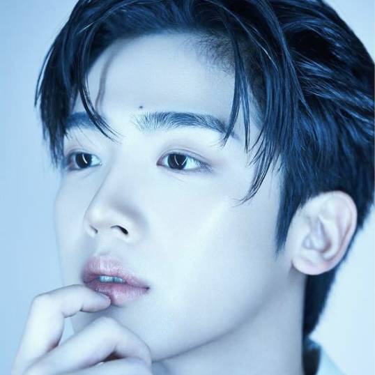 김요한 (위아이) 최근 활동샷
