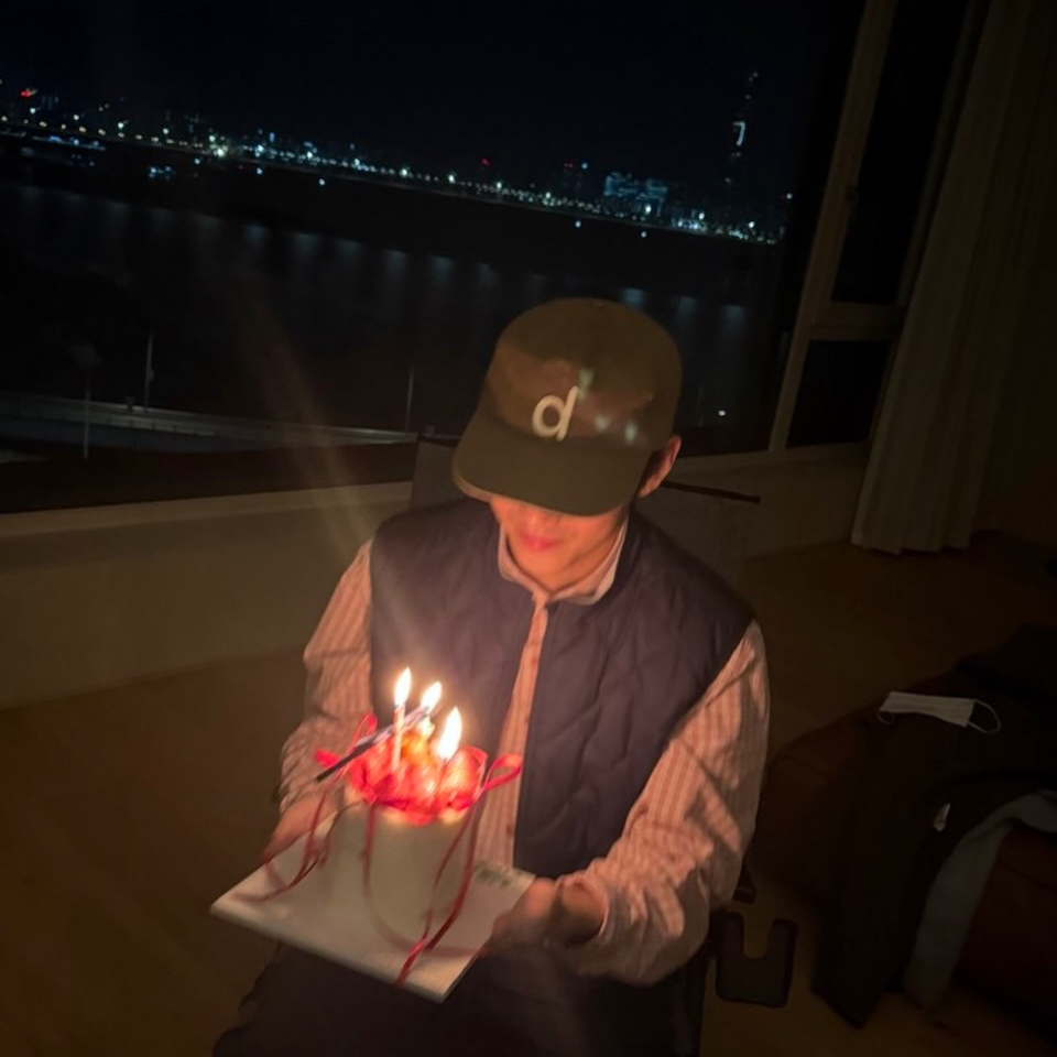 A moment captured by V (BTS)'s fan