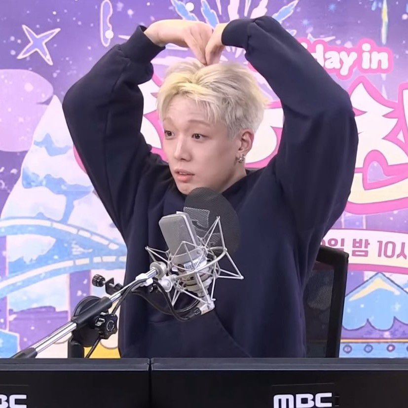 Recent activity shot of BOBBY (iKON)