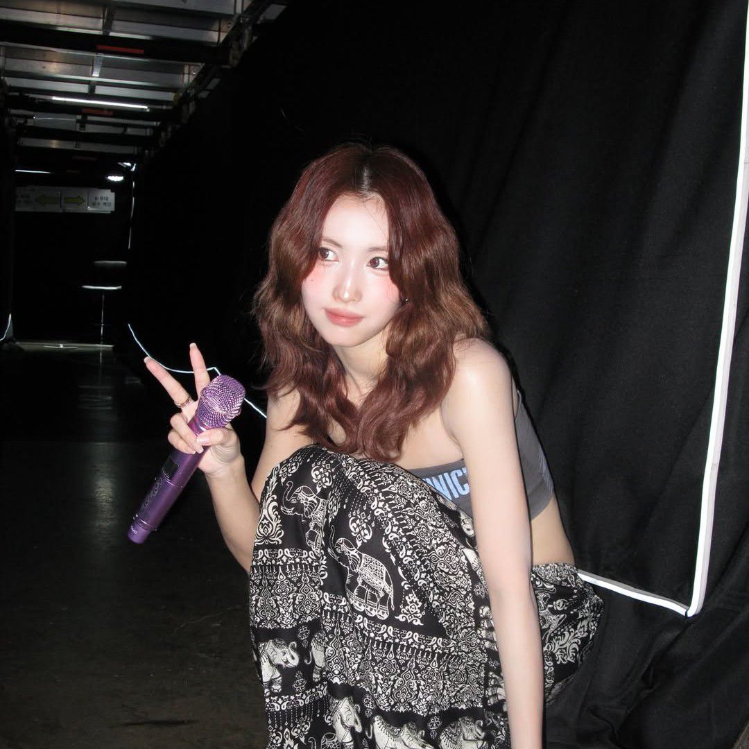 모모 (TWICE)의 최신 사진