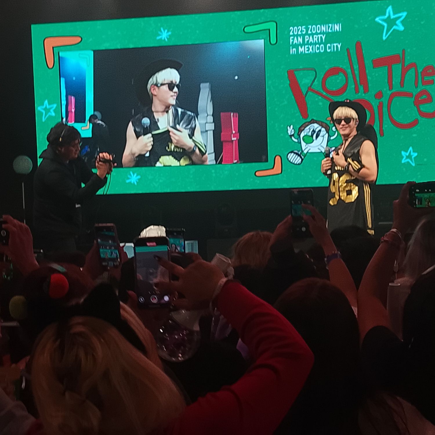 A moment captured by Jinjin (ASTRO)'s fan