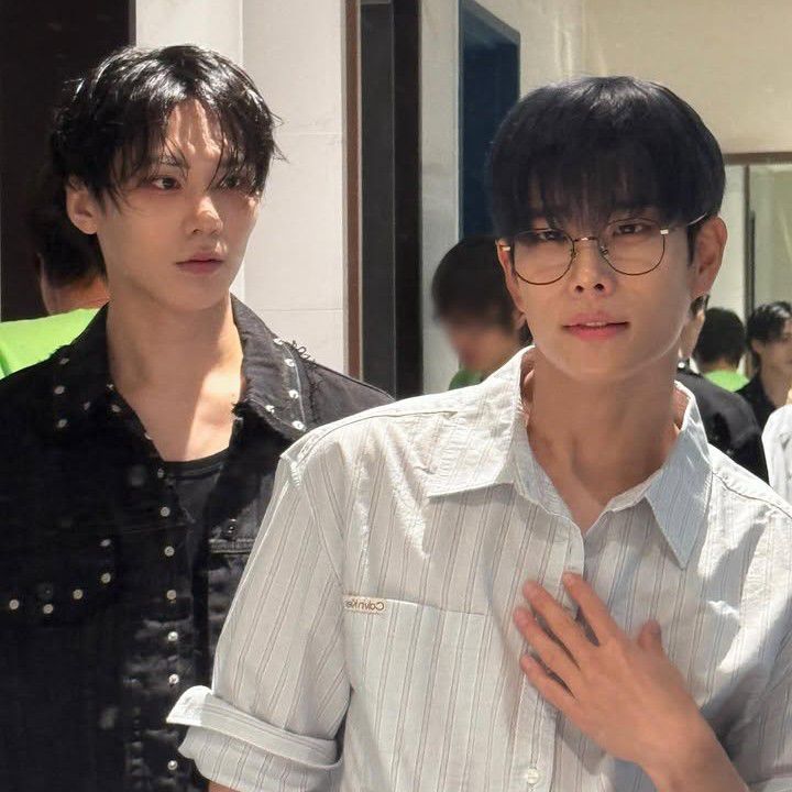 A moment captured by Rocky's fan