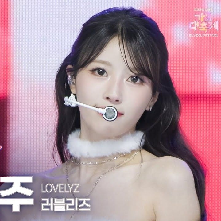 Recent activity shot of Lee Miju (Lovelyz)