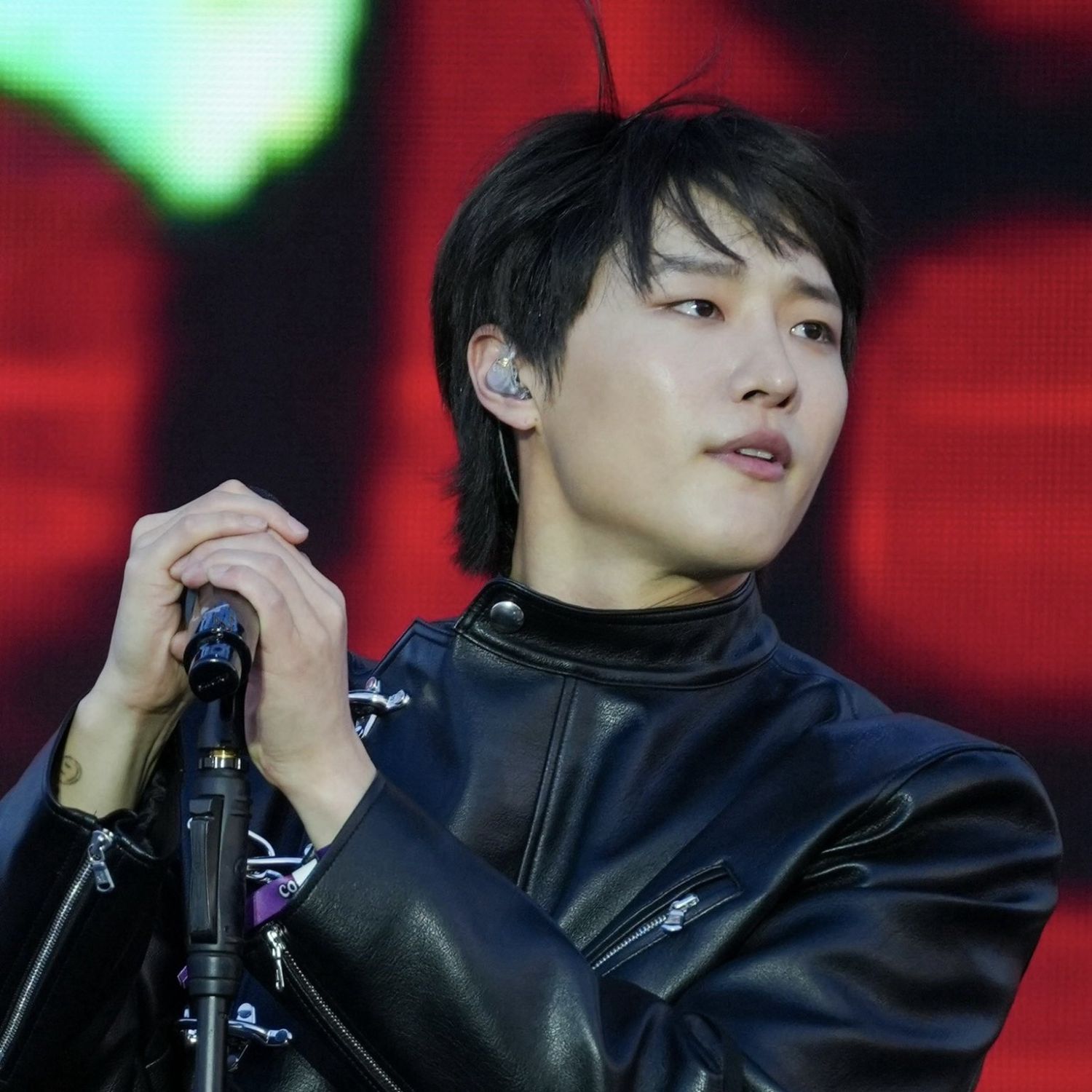 Behind-the-scenes cut of WOODZ