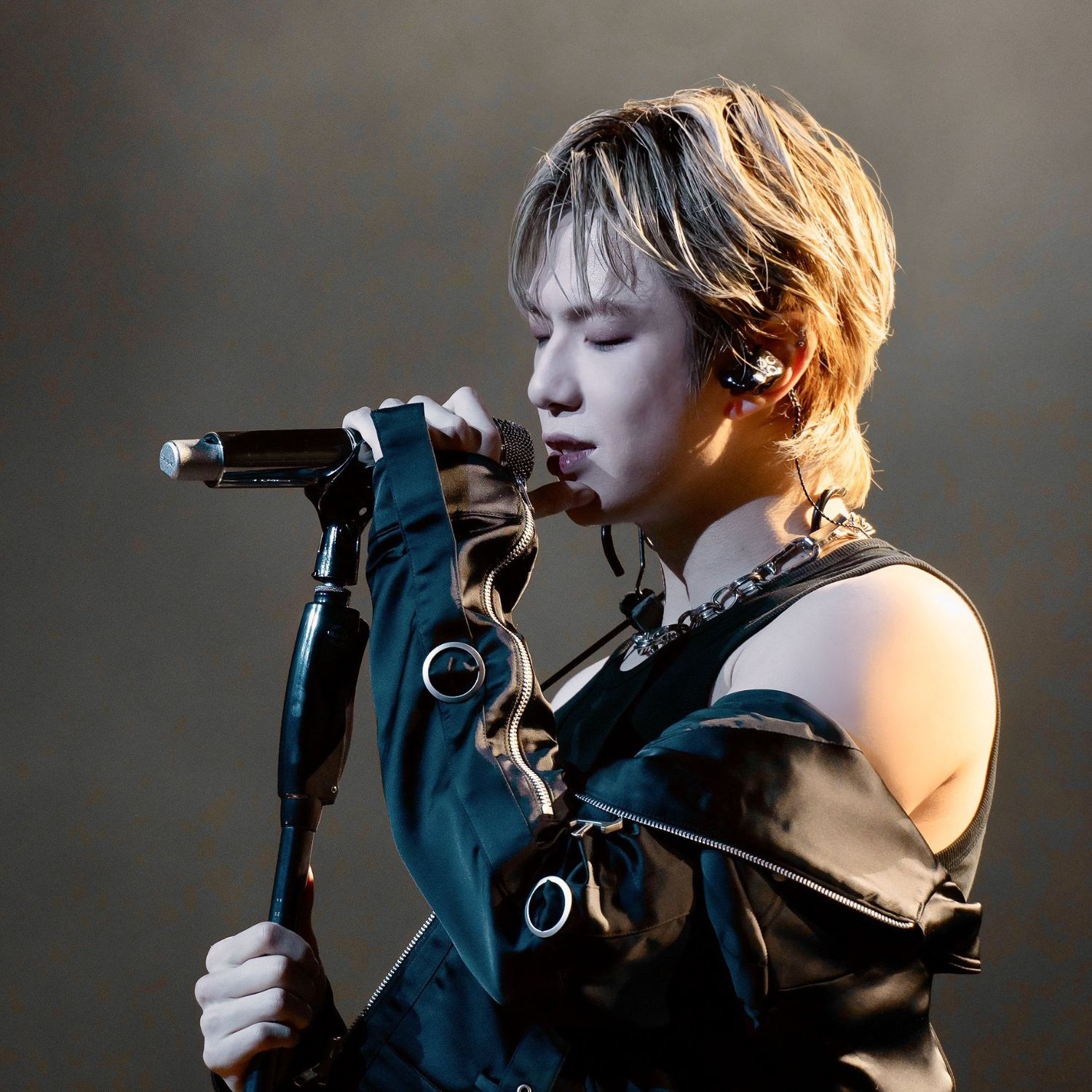 Behind-the-scenes cut of Kang Daniel