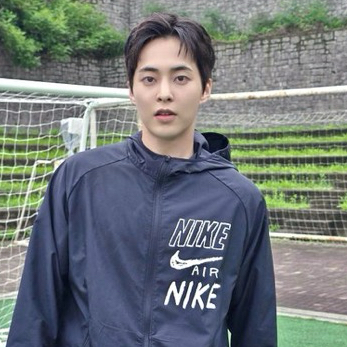 시우민 (EXO)의 비하인드 컷