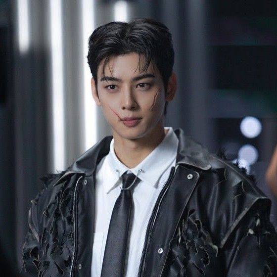 Latest photo of Eunwoo (ASTRO)