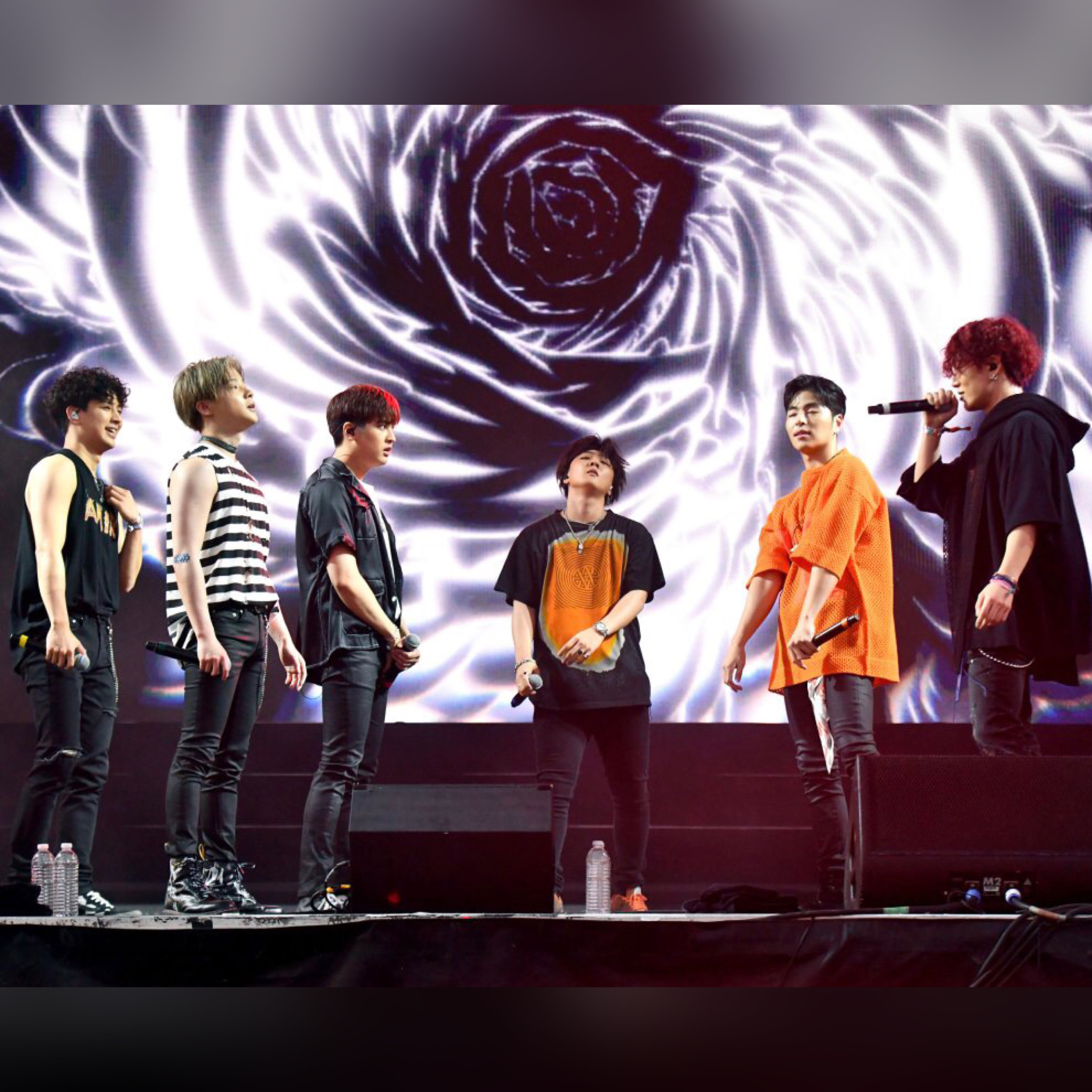 A moment captured by iKON's fan