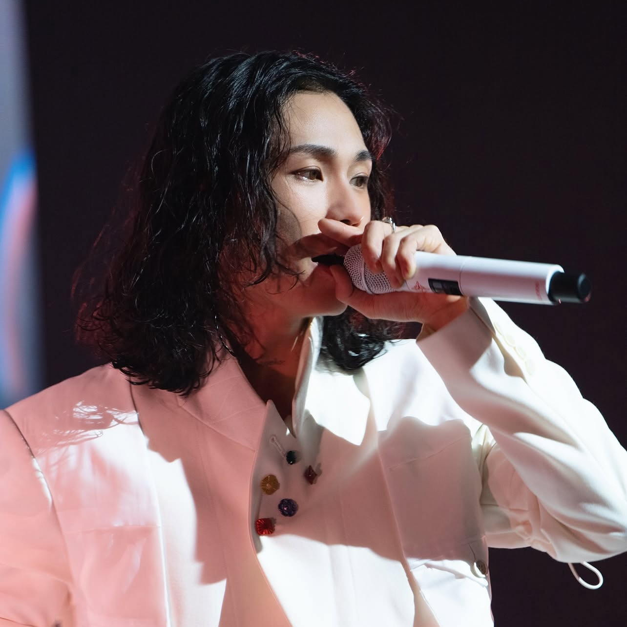 A moment captured by Jung Ilhoon's fan