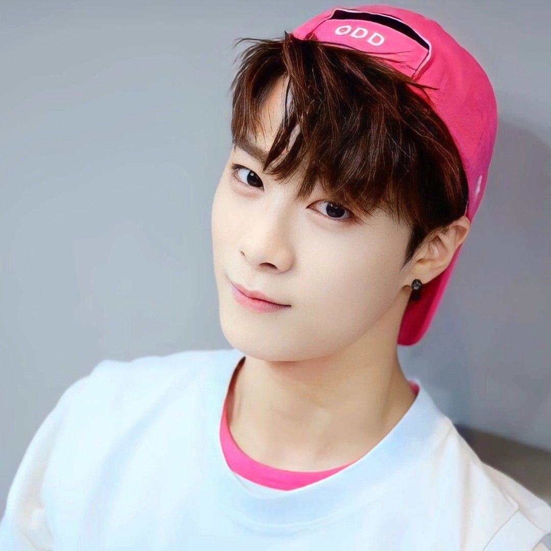 Latest photo of Moonbin (ASTRO)