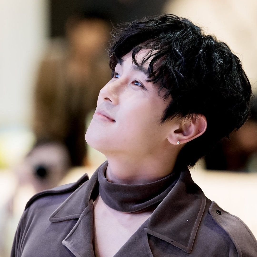 Latest photo of Kim Dongwan (SHINHWA)