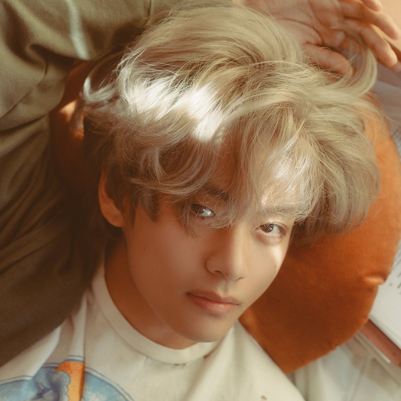 뷔 (방탄소년단)의 최신 사진