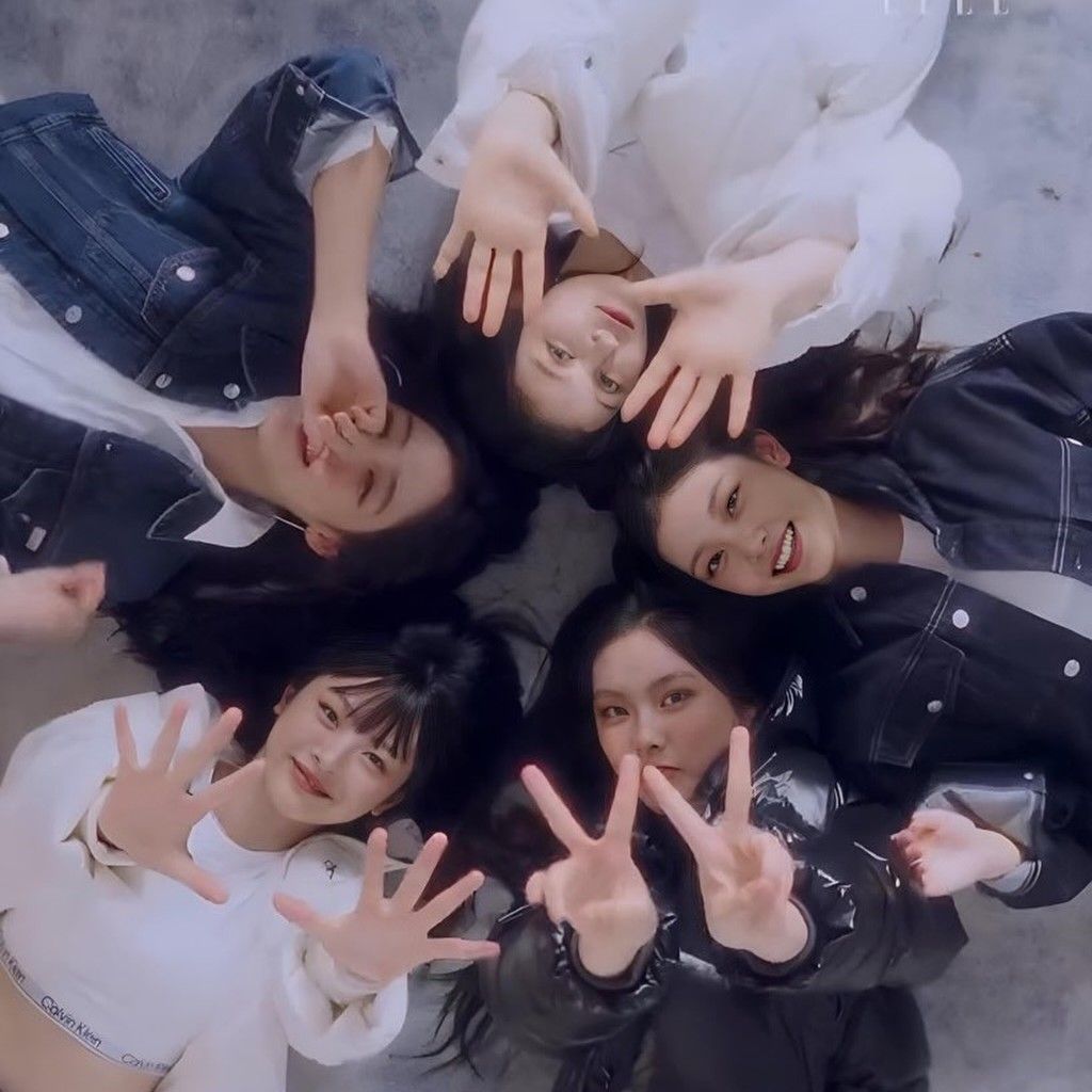 Latest photo of NewJeans