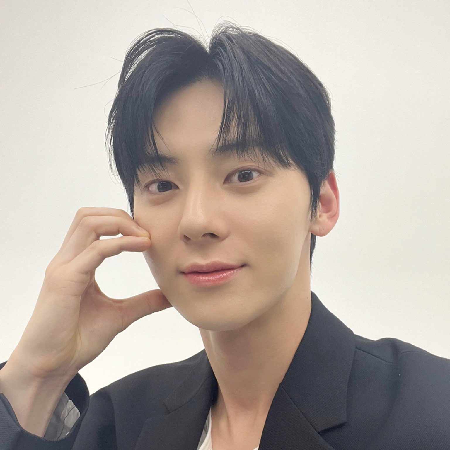 Latest photo of Hwang Minhyun