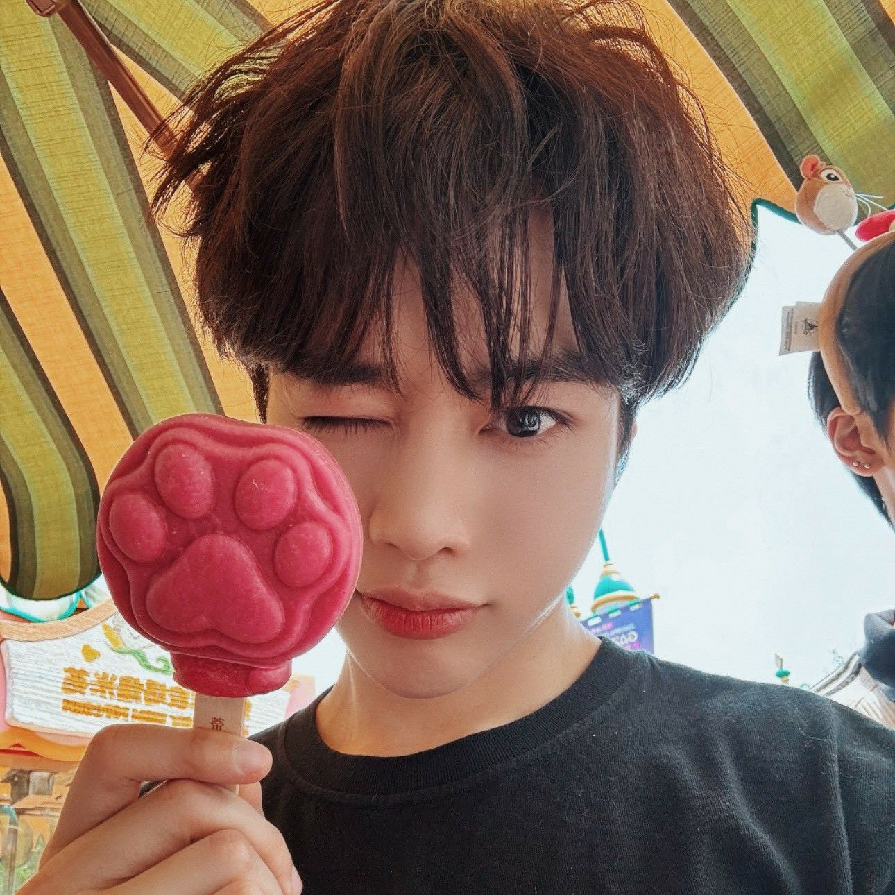 A moment captured by Hanbin (TEMPEST)'s fan