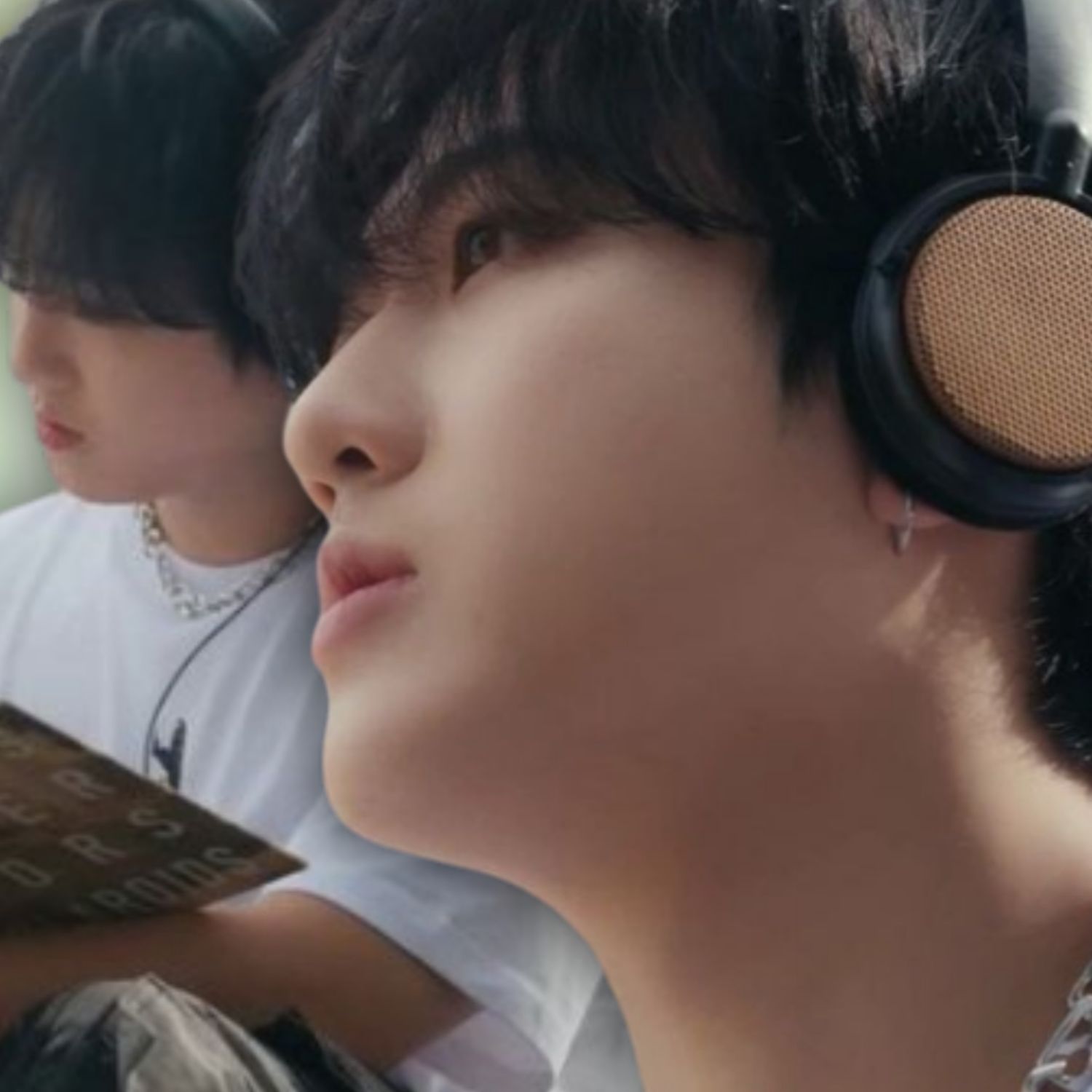 Behind-the-scenes cut of Changbin (Stray Kids)