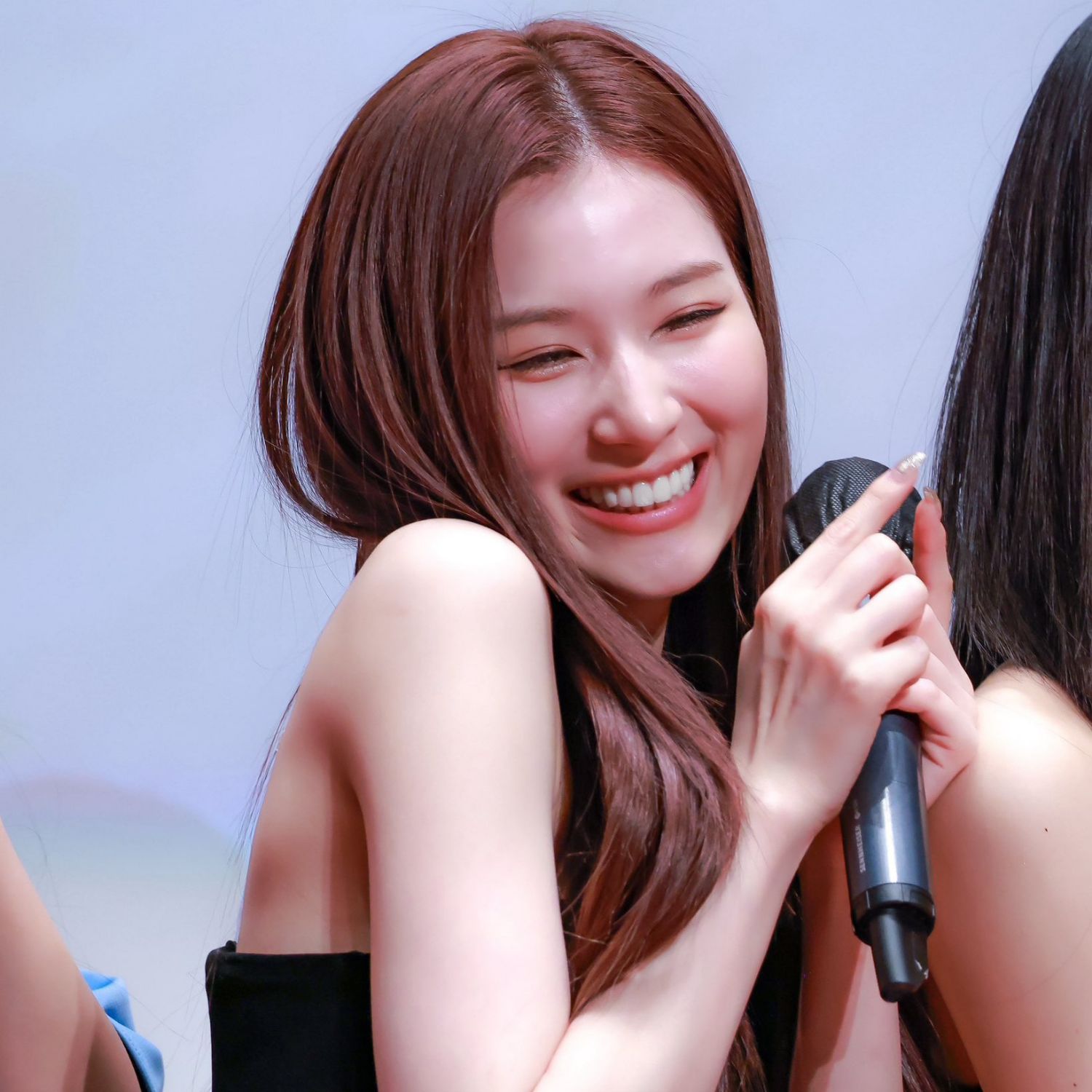 Foto terbaru Sana (TWICE)