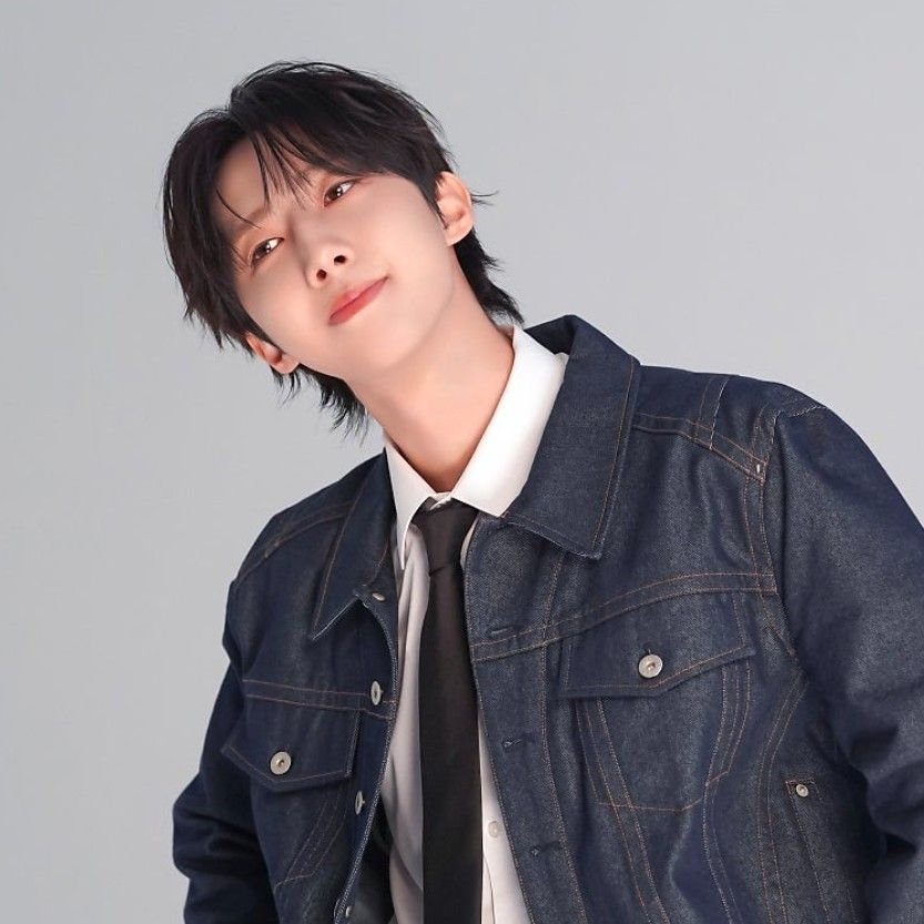 Behind-the-scenes cut of Hui (PENTAGON)