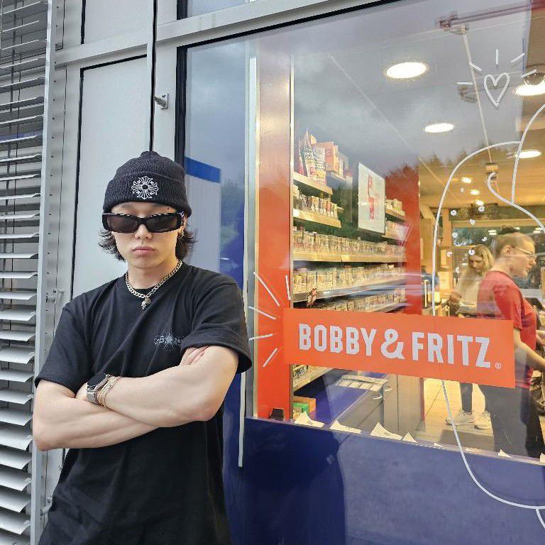 Recent activity shot of BOBBY (iKON)
