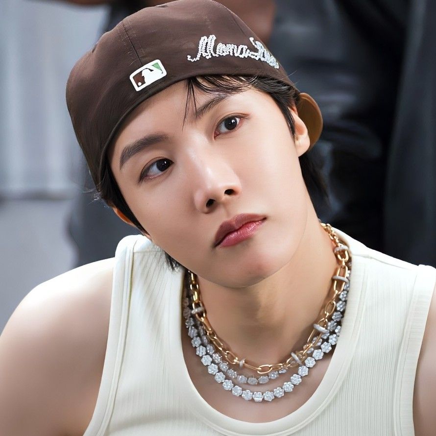제이홉 (방탄소년단)의 최신 사진