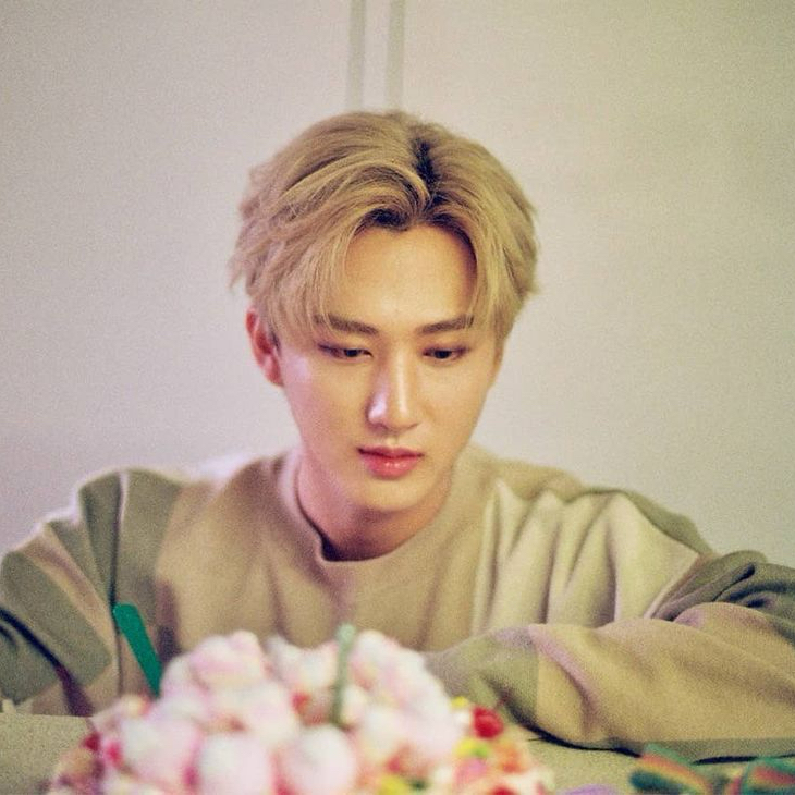 Behind-the-scenes cut of Changbin (Stray Kids)