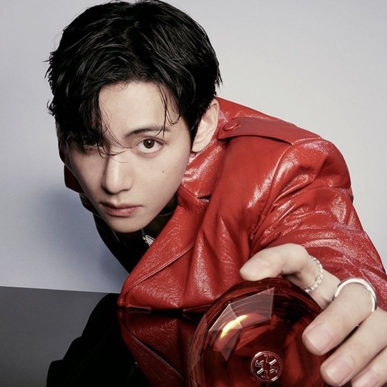 Latest photo of V (BTS)