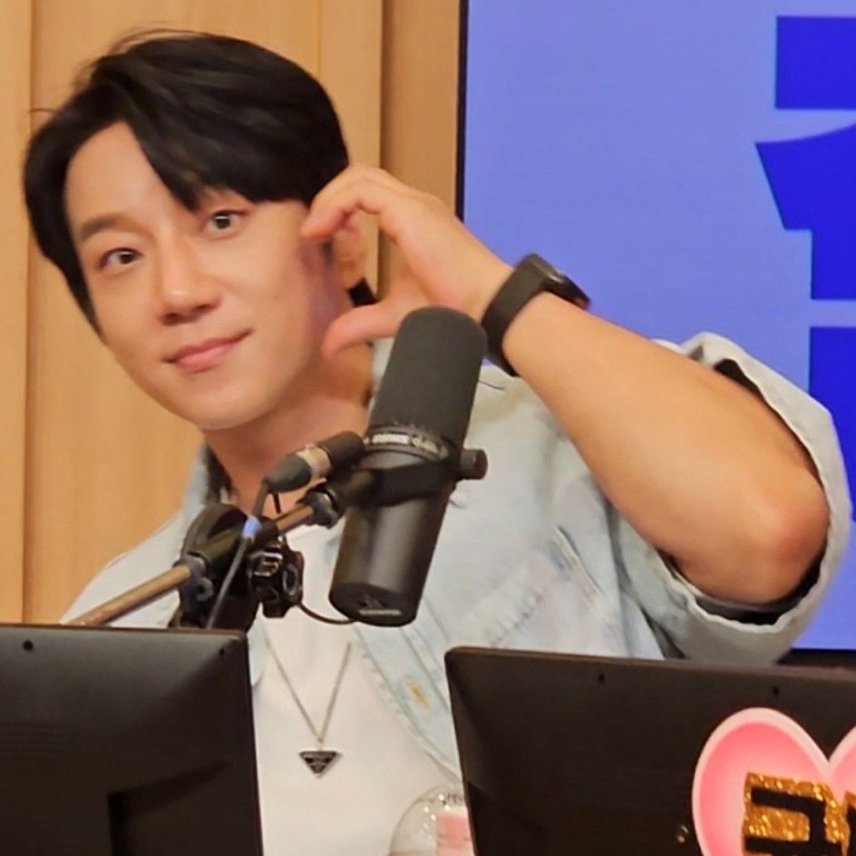 A moment captured by Hwang Chiyeol's fan