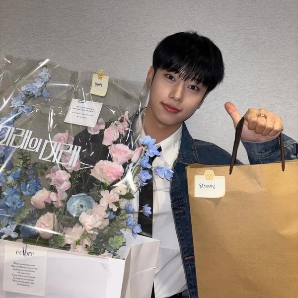 ファンに愛されるキム・ドンヒョン (AB6IX)の人気プロフィール写真