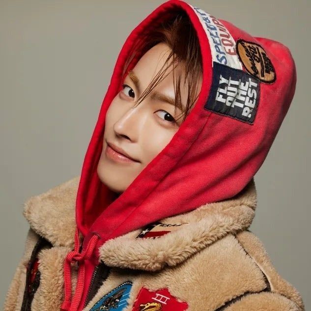 弘中 (ATEEZ)的最新活动照片