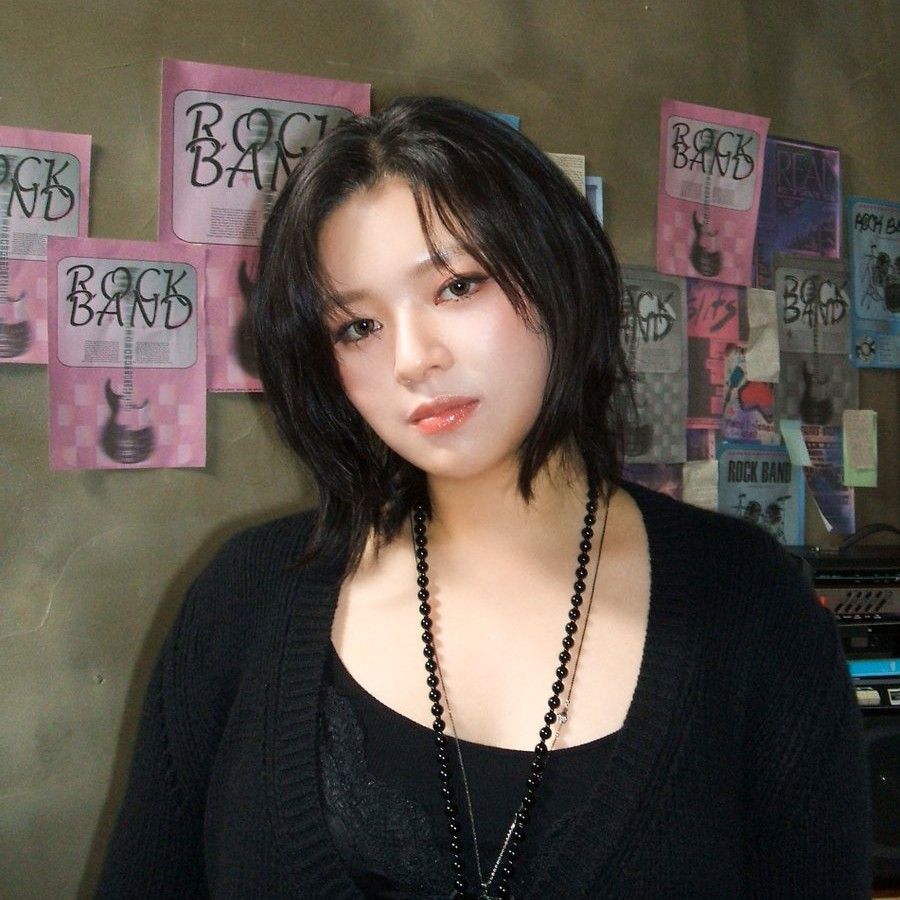 Latest photo of Jeongyeon (TWICE)