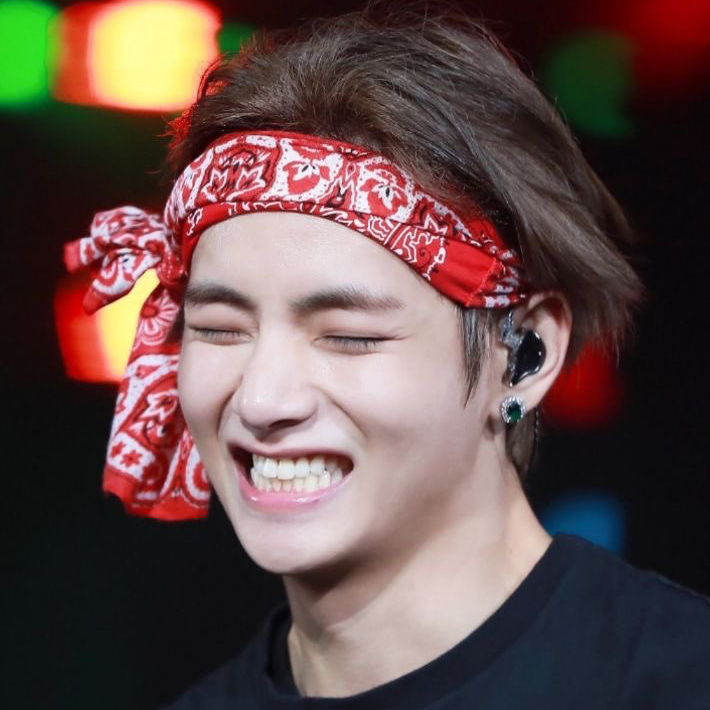 Momen yang diabadikan oleh penggemar V (BTS)