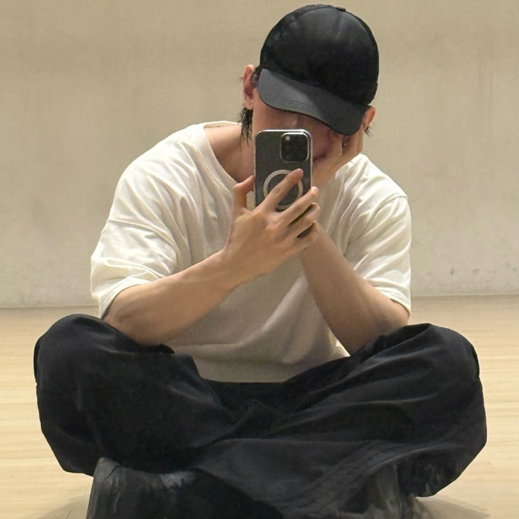 Latest photo of Yeosang (ATEEZ)