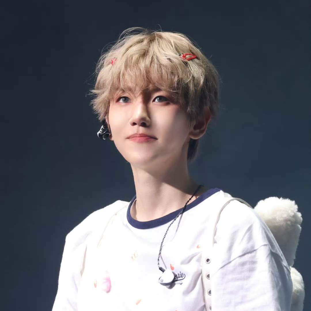 Behind-the-scenes cut of Baekhyun (EXO)