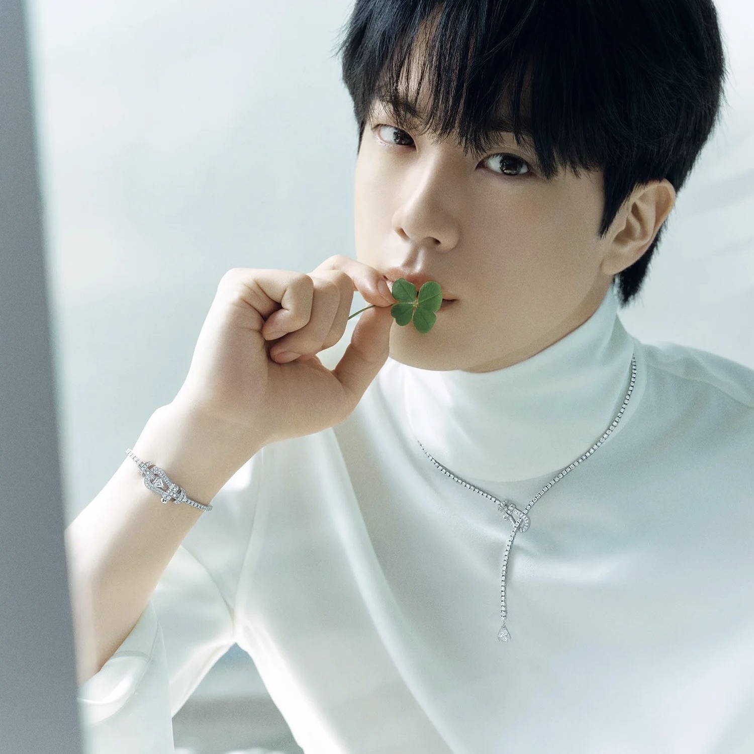 진 (방탄소년단)의 최신 사진