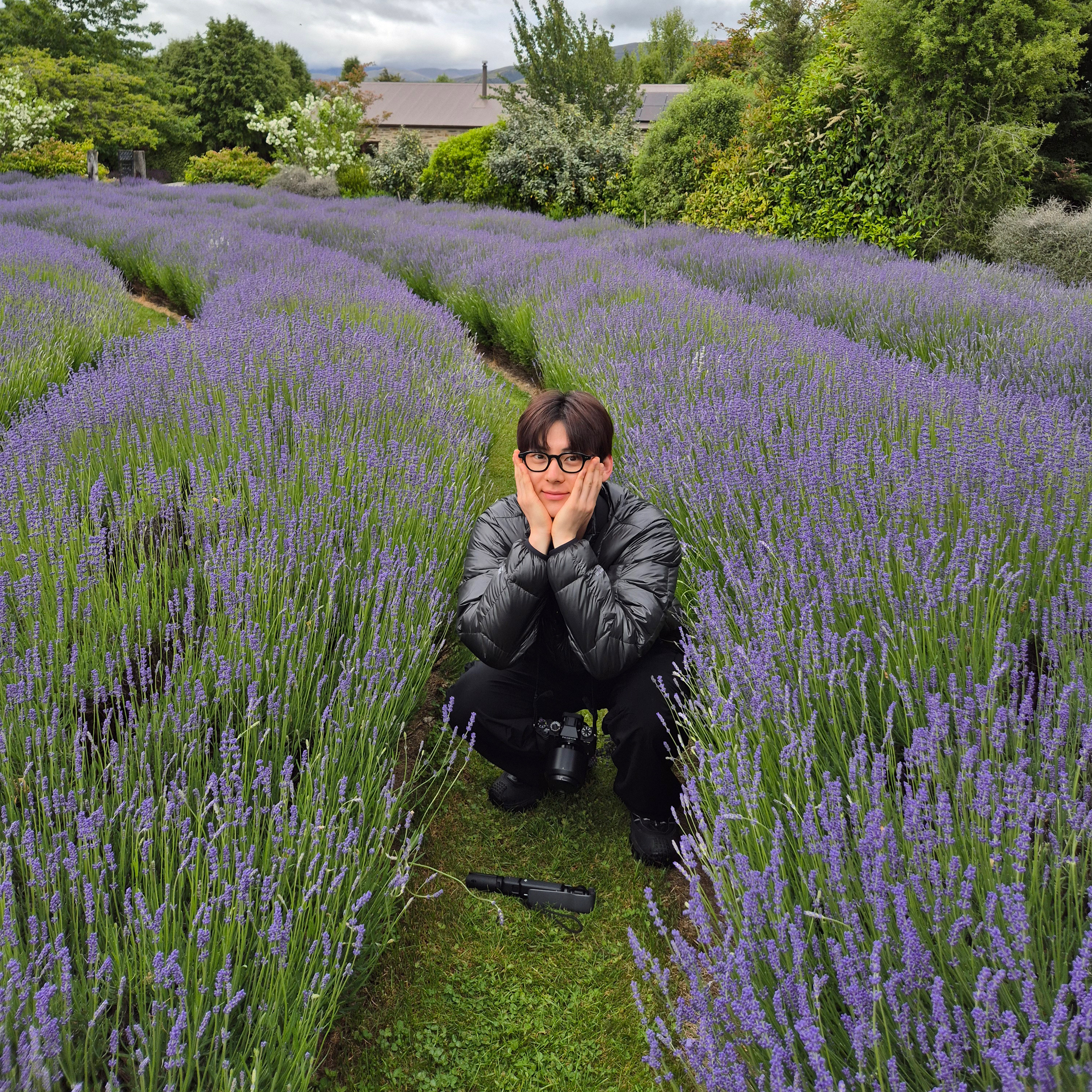 Behind-the-scenes cut of Hwang Minhyun