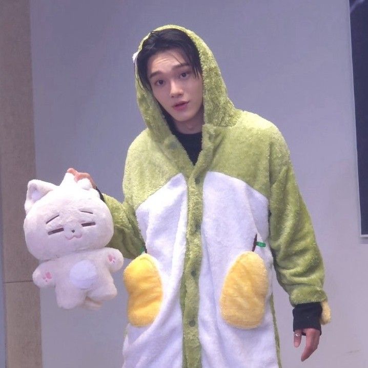 Latest photo of Chen (EXO)