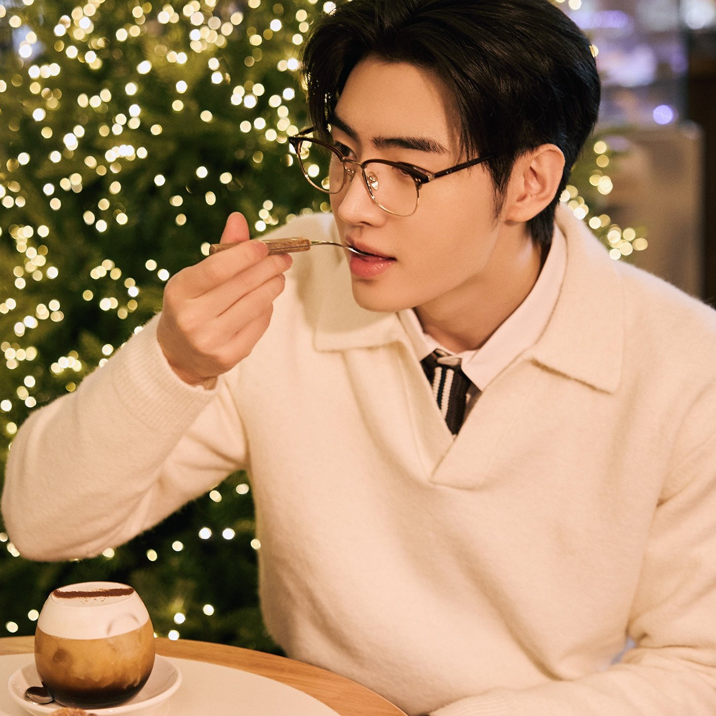 Behind-the-scenes cut of Sunghoon (ENHYPEN)