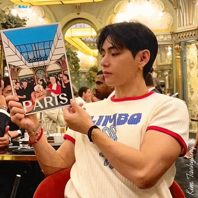 Foto aktivitas terbaru V (BTS)