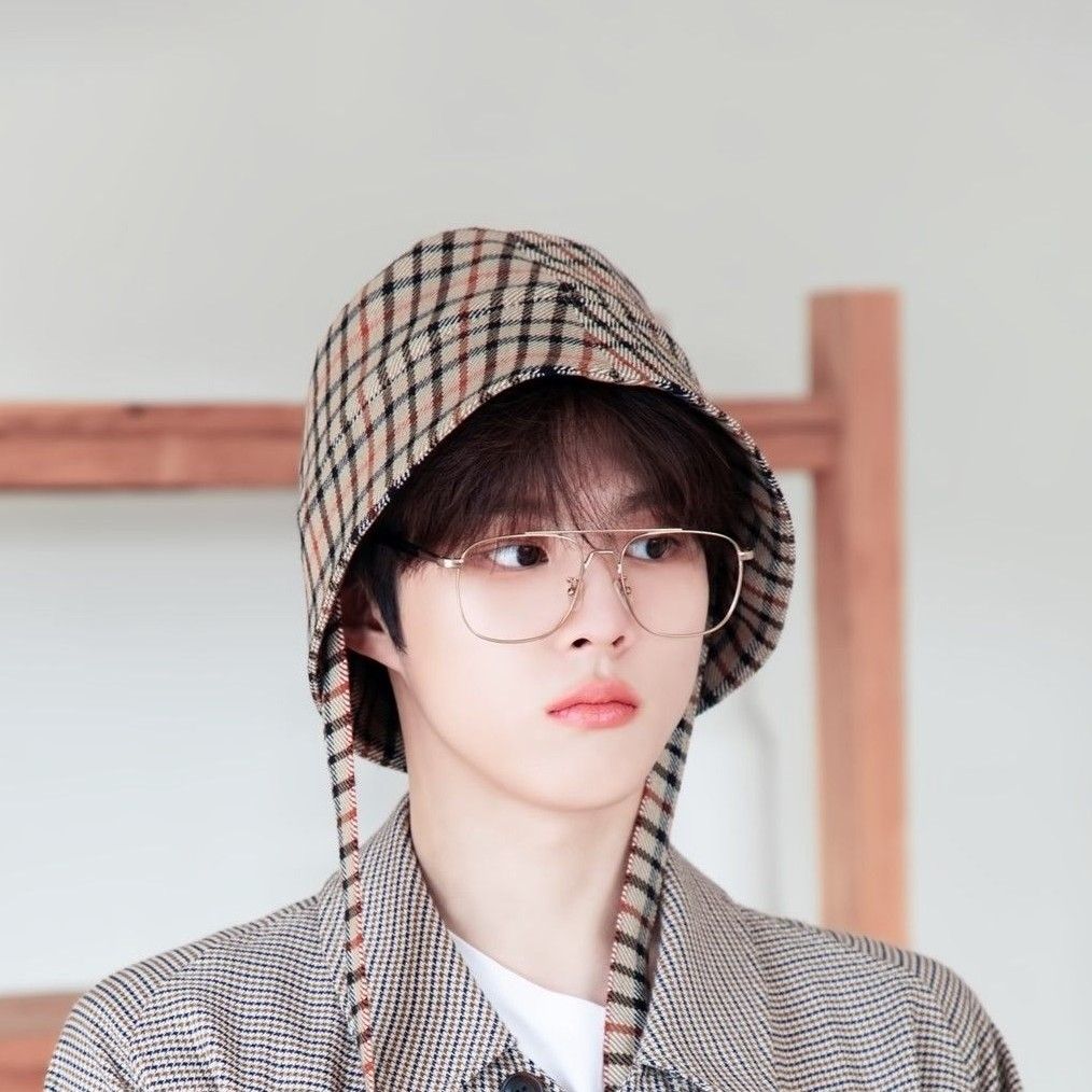 Latest photo of Kim Wooseok