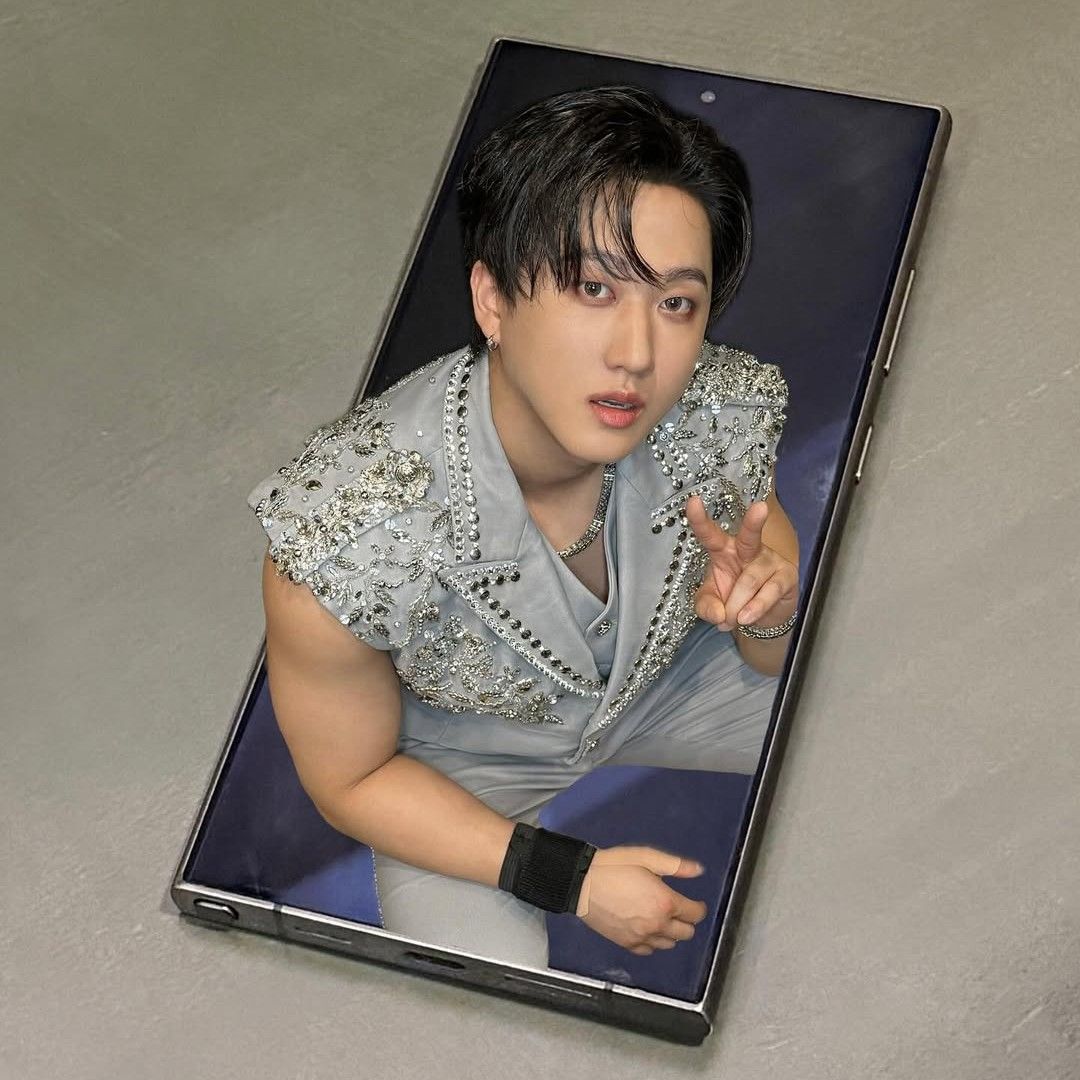 Behind-the-scenes cut of Changbin (Stray Kids)