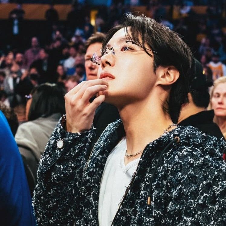 Behind-the-scenes cut of j-hope (BTS)