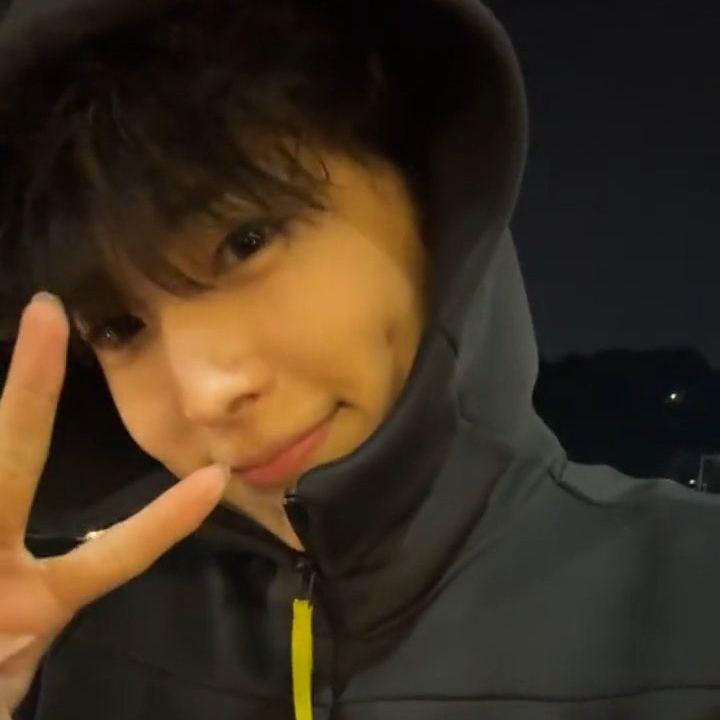 Behind-the-scenes cut of Choi Byungchan