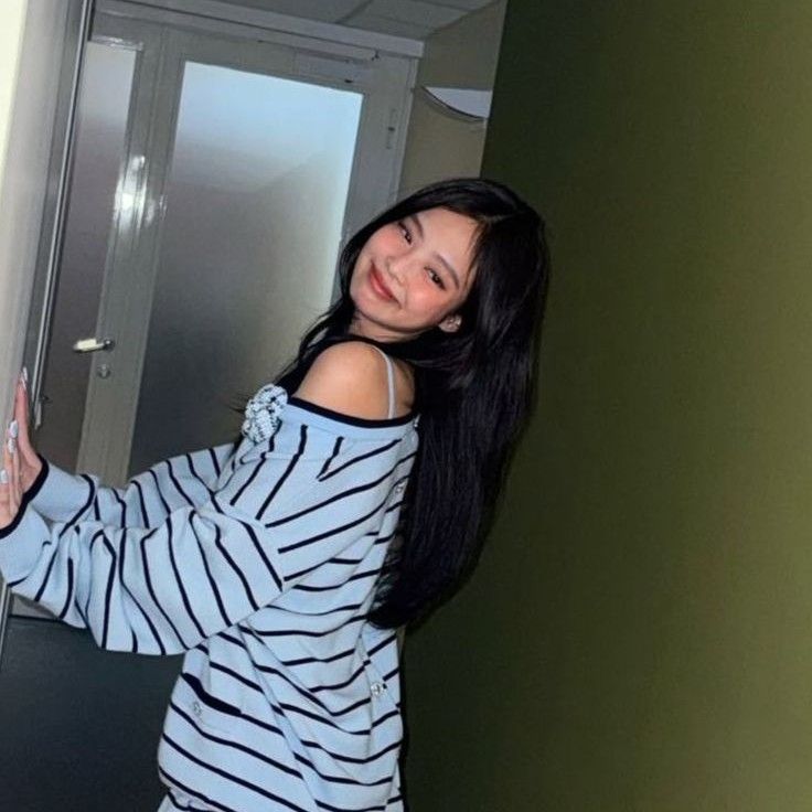Jennie (BLACKPINK)的幕后花絮